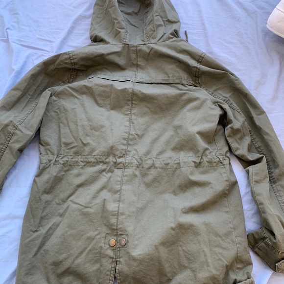 Parka - Picture 4 of 4